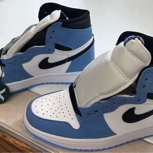 Nike Kids Sneakers in Blue and White
